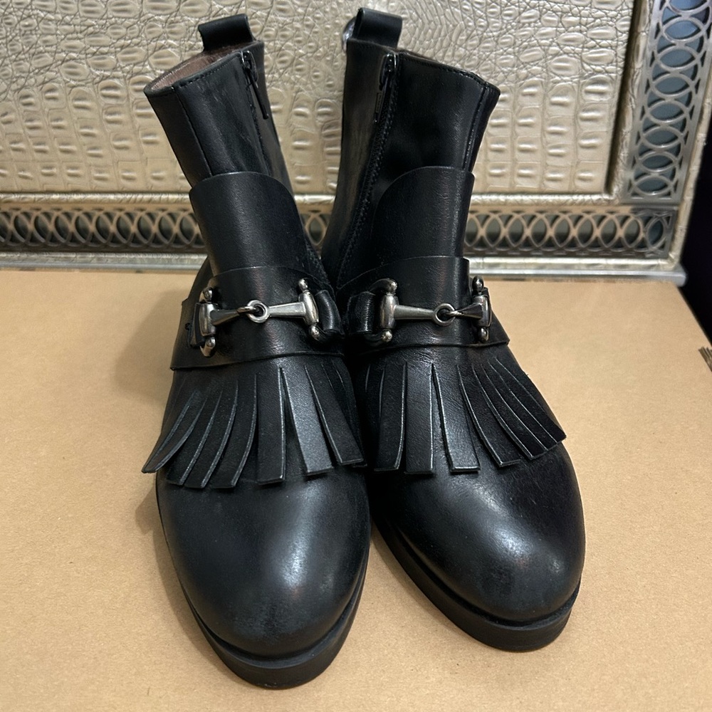 🌟HP🌟 Wonders Black Leather Ankle Boots with Fringe